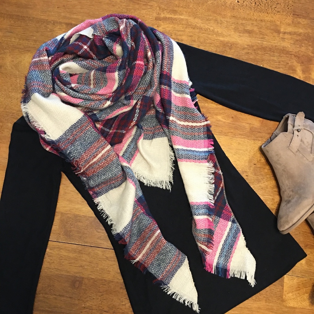 NWT Plaid Blanket Scarf Wrap